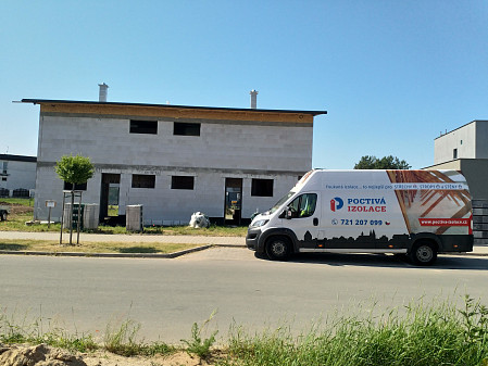 Izolace střechy novostavby rodinného domu v Hradci Králové